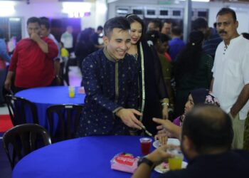 SHAHRIL SUFIAN Hamdan hadir ke rumah terbuka Deepavali anjuran Pengerusi MIC Melaka, V.P. Shanmugam di Gadek, Alor Gajah, Melaka.