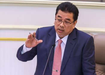 SULAIMAN Md. Ali membentangkan Bajet 2023 Melaka dalam Sidang DUN di Seri Negeri, Ayer Keroh, Melaka.