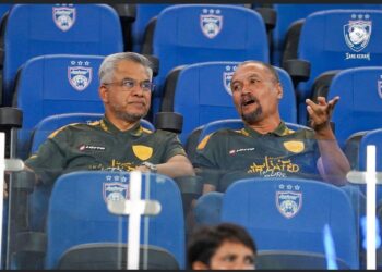 MOHD Daud turut menyaksikan pasukannya dibelasah KDT 6-0 dalam aksi Liga Super 2023 di Stadium Sultan Ismail semalam.