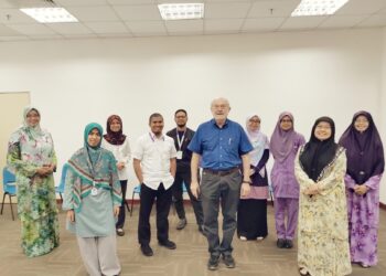 Peserta ACPE Malaysia bersama penyelia dari California, Reverend Rod Seeger (tengah) pada 2020.