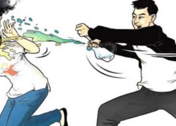 ILUSTRASI kes menyimbah asid. - ANTARA