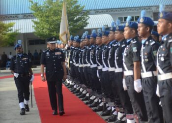ACRYL SANI ABDULLAH SANI ketika menghadiri majlis Sambutan Peringatan Hari Polis Marin Ke-75 di Pengkalan Pasukan Polis Marin Wilayah 1, Batu Uban, Pulau Pinang hari ini.