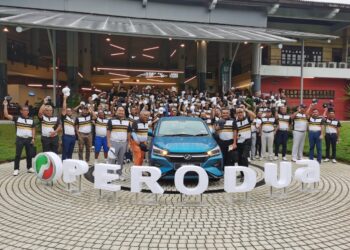 PARA peserta bergambar sebelum memulakan Kejohanan Golf Amatur Kebangsaan Siri Perodua (PNAGS) di Kelab Golf Impian, Kajang, Selangor, baru-baru ini.