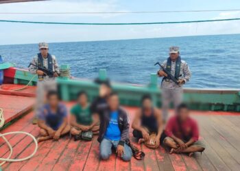 PATI warga Myanmar yang ditahan Maritim Malaysia Pulau Pinang selepas didapati tidak mempunyai dokumen pengenalan diri yang sah dalam operasi Jumaat lalu.