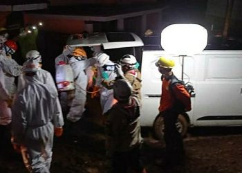OPERASI mencari dan menyelamat secara rasmi dihentikan selepas kesemua mangsa tanah runtuh di Sumedang sudah ditemukan. - AGENSI
