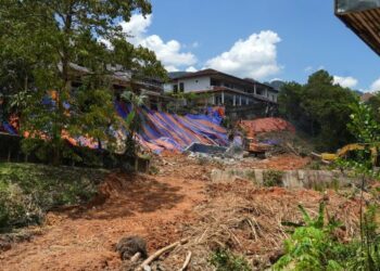 MPAJ mengenal pasti sebanyak 61 cerun bukit di kawasan Ampang berisiko runtuh. -GAMBAR HIASAN
