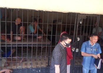SERAMAI 27 buruh paksa ditemukan dalam dua penjara di rumah Terbit Rencana. - AGENSI