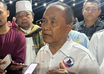 FADZIL Hanafi ketika ditemui selepas Majlis Makan Malam Warisan Bersama Media di sebuah restoran di Kampung Kelompang, Alor Setar di sini. -UTUSAN/MOHD RAFIE AZIMI