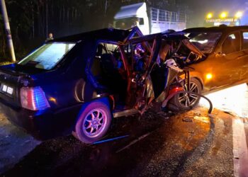 PERTEMBUNGAN dua kenderaan hingga mengakibatkan tiga maut di Kilometer 98.5 Jalan Kuantan- Segamat, dekat Muadzam Shah di Rompin, Pahang - FOTO IHSAN IPK PAHANG