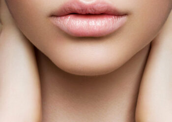 Bibir perlu penjagaan sempurna bagi mengekalkan kecantikkannya.