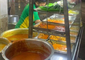 KEBANYAKAN pengusaha restoran nasi kandar di Pulau Pinang terpaksa mengehadkan waktu untuk berbuka dan bersahur selain mengurangkan menu makanan sepanjang Ramadan ini kerana kekurangan pekerja.
