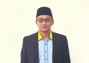 IZIZAM IBRAHIM