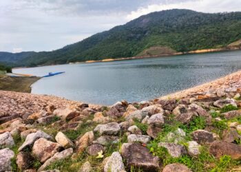 EMPANGAN-EMPANGAN di Pulau Pinang antaranya Empangan Teluk Bahang berada pada kapasiti rendah ekoran taburan hujan yang rendah sejak tahun lepas.