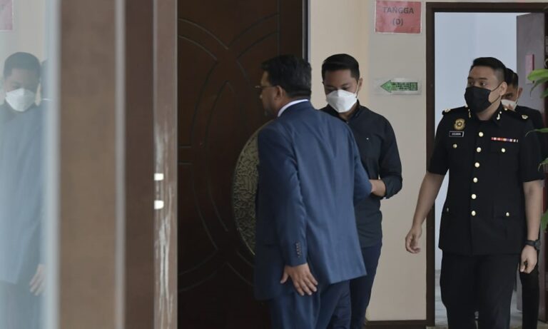 Bekas CEO dipenjara, didenda atas pertuduhan menipu