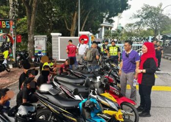 SEBAHAGIAN daripada motosikal yang diperiksa dan disita dalam Op Rempit oleh anggota BSPT dan BPJKK IPD Seberang Perai Tengah di sekitar Butterworth, Pulau Pinang semalam.