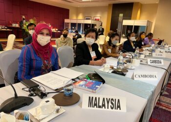 Rina Mohd Harun ketika  Sidang Kemuncak Wanita Global (2022 Global Summit of Women) di Bangkok, Thailand semalam.
