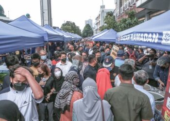 KKM melaksanakan Operasi Ramadan 2023 melibatkan pemeriksaan premis serta pensampelan makanan.