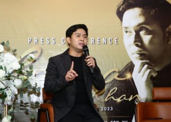Cakra Khan.