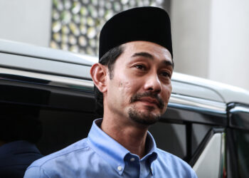SHAH ALAM, 11 APRIL 2023 - Pelakon, Farid Kamil di Mahkamah Syariah Shah Alam bagi menjalani prosiding sulh bersama isterinya, Diana Danielle. FOTO/AFIQ RAZALI