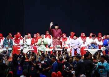 UCAPAN Mohamad Hasan (tengah) dalam PAU 2022 baru-baru ini telah digambarkan secara tidak tepat dalam media sosial. – UTUSAN/AFIQ RAZALI