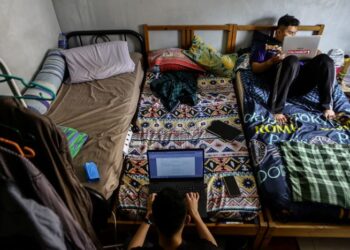 KEADAAN rumah sewa pelajar sebuah institut pengajian tinggi awam yang kelihatan sempit dan tidak selesa pada tinjauan Utusan Malaysia di Seksyen 7, Shah Alam. - FOTO/AFIQ RAZALI