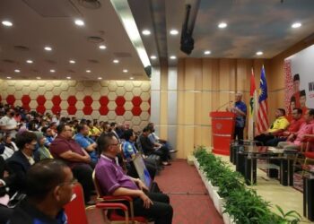 AHMAD Zahid Hamidi ketika Wacana Aspirasi UMNO (WAU 2.0) bertemakan 'Cabaran dan Masa Hadapan Orang Muda', Menara Dato Onn. - UTUSAN/AFIQ RAZALI