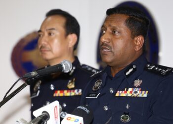 HUSSEIN Omar Khan dalam sidang akhbar di Ibu pejabat Polis Kontinjen (IPK) Selangor di Shah Alam, Selangor, hari ini. - UTUSAN / AFIQ RAZALI