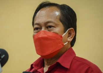 AHMAD MASLAN