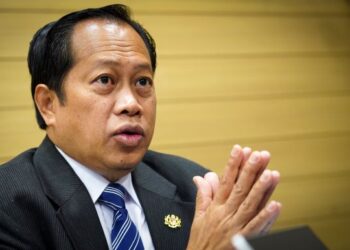 AHMAD MASLAN