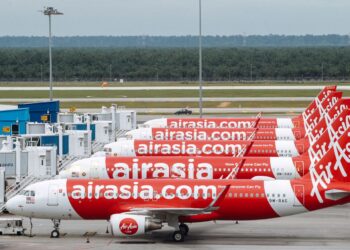 BURSA Securities memberi tempoh lanjutan sehingga 17 Januari 2024 untuk AirAsia X Berhad serahkan pelan penyusunan semula syarikat itu. – GAMBAR HIASAN