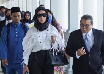 A. AIDA ketika hadir di Kompleks Mahkamah Kuala Lumpur, semalam. - UTUSAN/AMIR KHALID