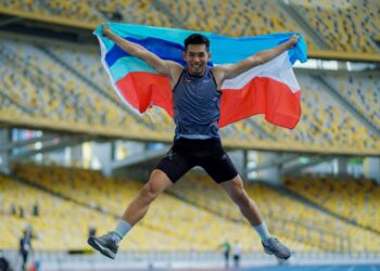 ANDRE Anura Anuar meraikan kejayaan memenangi pingat emas keduanya dalam Sukma 2022 menerusi acara lompat kijang hari ini.