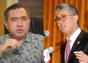 ANTHONY LOKE SIEW FOOK (kiri) dan TENGKU ZAFRUL TENGKU ABDUL AZIZ