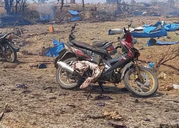 KESAN serangan udara  ke atas sebuah kampung di Wilayah Sagaing. -AP