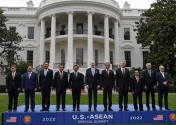 PERDANA Menteri  (dua. kanan) bersama pemimpin negara ASEAN sempena Sidang Kemuncak Khas ASEAN-AS.