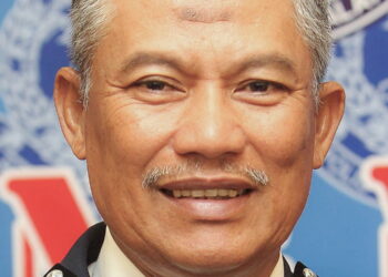 ALOR SETAR 3 SEPTEMBER 2018 -  Ketua Polis Kedah baharu, Datuk Abd. Rahim Jaafar pada Majlis Serah Terima Tugas di Ibu Pejabat Polis Kontinjen (IPK) Kedah di sini, hari ini. GAMBAR IHSAN RAKAN MEDIA / PEMBERITA: AZLINA UTUSAN




NOTA
TERBITAN
KOSMO
12 JANUARI 2019
SABTU
MUKA 10

120119K
Archived by SUE