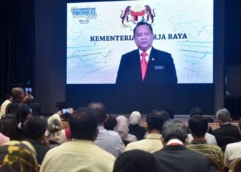 ALEXANDER Nanta Linggi ketika merasmikan secara maya sambutan Hari Profesion Teknikal Negara (HTPN) 2022 di Kuala Lumpur, hari ini.