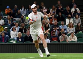 ANDY Murray akan hanya memberi tumpuan dalam acara beregu lelaki selepas dia menarik diri daripada acara perseorangan kerana masalah otot.