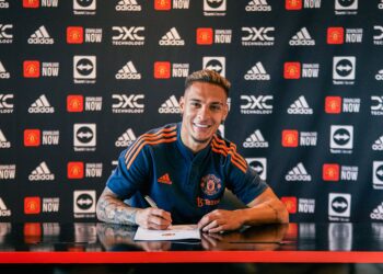 MANCHESTER United menandatangani Antony dari Ajax pada harga 85.5 juta pound, dua hari sebelum tarikh tutup.