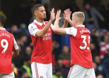 KETIADAAN William Saliba (kiri) dan Oleksandr Zinchenko sehingga akhir musim memberi tamparan hebat buat Arsenal.