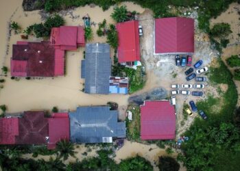 PEMANDANGAN dari udara keadaan banjir di Hulu Langat. - UTUSAN/MUHAMAD IQBAL ROSLI