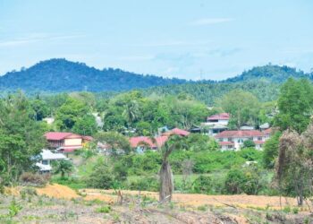 BANDAR Kota Perdana di Muadzam Shah, Rompin tidak seperti sebuah bandar ekoran terbantut kemajuannya dan ketinggalan dari segi pembangunan kesan pembubaran Lembaga Kemajuan Pahang Tenggara (DARA).