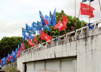 PERIKATAN Nasional dijangka berdepan kesukaran membuat pilihan bagi calon Parlimen Bukit Gantang dalam Pilihan Raya Umum Ke-15 (PRU15) di antara penyandangnya, Syed Abu Hussin Hafiz Syed Abdul Fasal atau Datuk Idris Ahmad. -GAMBAR HIASAN