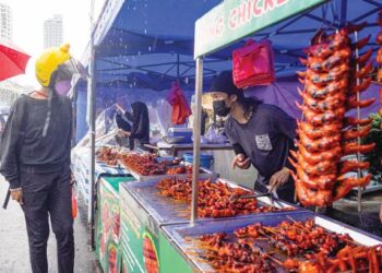 Ikutlah cara Rasulullah SAW yang lebih suka memuji daripada mencela. Makanan itupun merupakan rezeki yang diberikan Allah kepada setiap hambaNya. - GAMBAR HIASAN