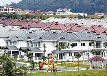 PEMAJU lebih gemar membina rumah yang berharga mahal walaupun menyedari  ramai yang tidak mampu membelinya. -GAMBAR HIASAN