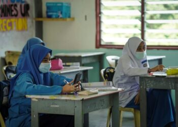 Kementerian Pendidikan disaran memberi kuasa kepada guru besar untuk  menentukan sesi Pe­ngajaran dan Pembelajaran di Rumah (PdPR) perlu dilaksanakan bagi menggantikan kaedah bersemuka ekoran peningkatan kes Covid-19.