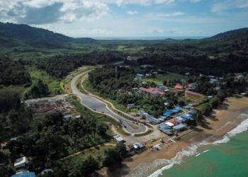 Projek Lebuh Raya Pan Borneo menghubungkan Sarawak, Brunei dan Sabah adalah antara projek pembangunan infrastruktur yang ditambah baik oleh kerajaan Persekutuan. Gambar; MUHAMAD IQBAL ROSLI