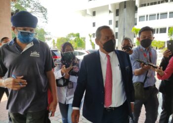 AMINUDDIN Harun ketika ditemui pemberita sebelum beliaumenghadiri Persidangan Pertama (Perasmian) Penggal Keempat DUN Negeri Sembilan Yang Ke-14 hari ini.