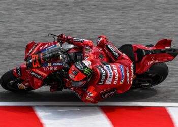 Francesco Bagnaia percaya, dia tidak perlu terlalu berhati-hati, sebaliknya hanya  menunggang lebih bijak pada perlumbaan terakhir 2022 di Valencia minggu depan untuk memburu kejuaraan MotoGP dunia.