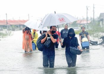 BANJIR boleh berlaku dalam keadaan tidak dijangka kesan daripada keadaan cuaca yang tidak menentu.